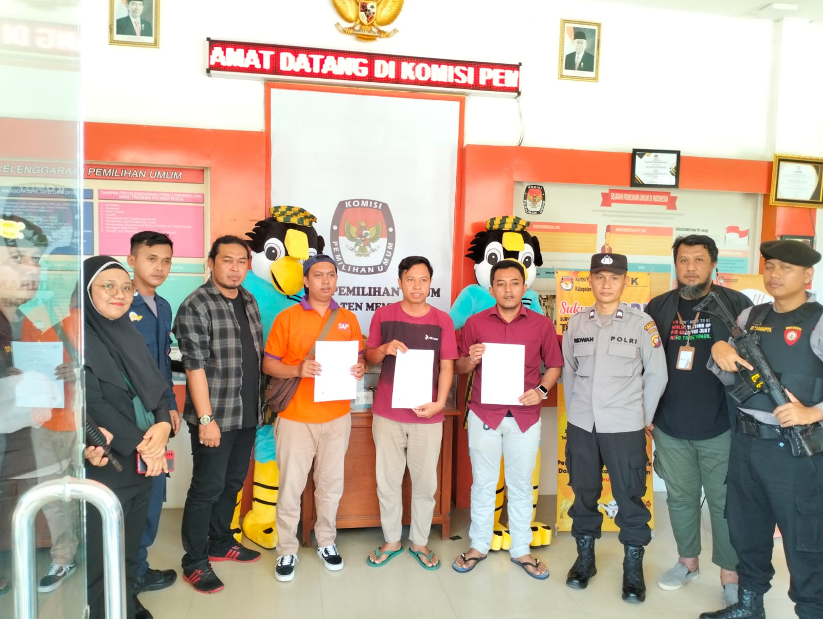 Pengawasan wasktat kedatngan segel kotak suara