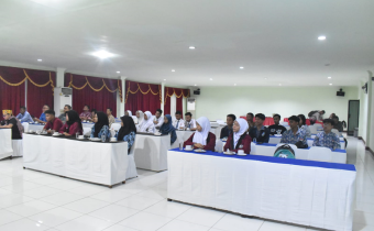 SOSIALISASI PARTISIPATIF : BAWASLU MEMPAWAH “PEMILIH PEMULA HARUS BIJAK SERTA TIDAK GOLPUT“.