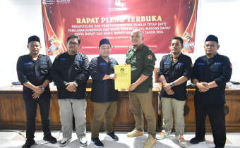 Ra[at Pleno Rekapitulasi daftar Pemilih Tetap