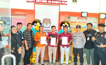 Pengawasan wasktat kedatngan segel kotak suara
