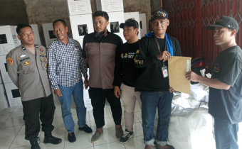 Pengawasan Logistik di gudang KPU Kabupaten Mempawah